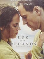 A luz entre oceanos